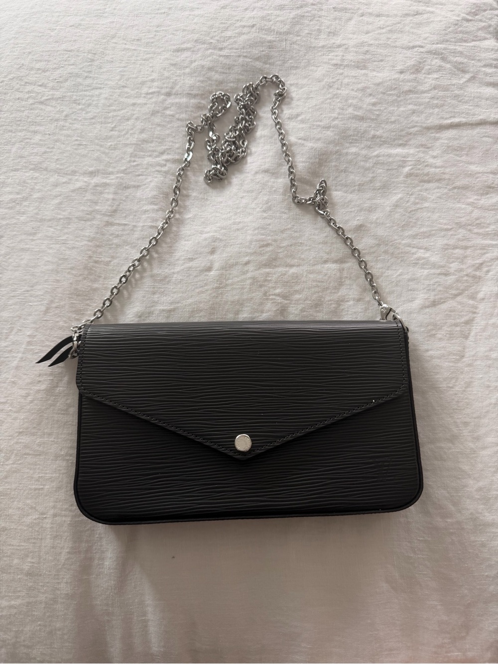 Louis Vuitton Epi Leather Pochette Felicie - Black